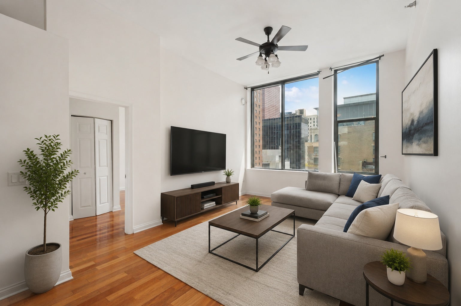 8 W Monroe Street 902