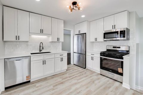 Tiny photo for 2431 Ernst Street, Franklin Park, IL 60131 (MLS # 12566823)