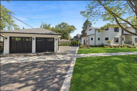 Tiny photo for 240 S Brainard Avenue #2, La Grange, IL 60525 (MLS # 12693068)