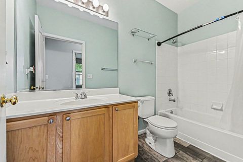 Tiny photo for 3103 Falling Waters Lane #3103, Lindenhurst, IL 60046 (MLS # 12680450)