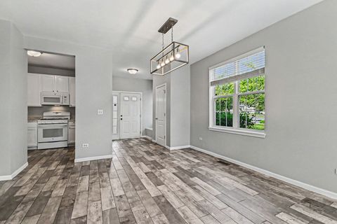 Tiny photo for 3103 Falling Waters Lane #3103, Lindenhurst, IL 60046 (MLS # 12680450)