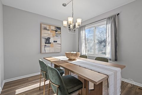 Tiny photo for 2924 Roberts Drive #8, Woodridge, IL 60517 (MLS # 12572642)