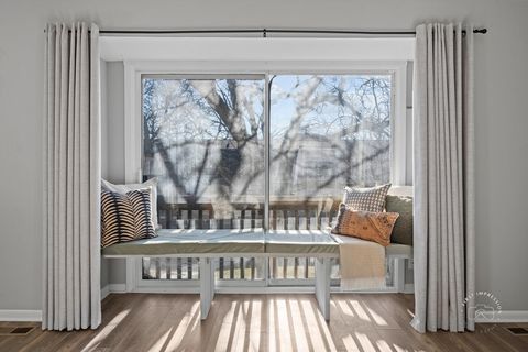 Tiny photo for 2924 Roberts Drive #8, Woodridge, IL 60517 (MLS # 12572642)