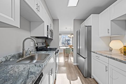 Tiny photo for 2924 Roberts Drive #8, Woodridge, IL 60517 (MLS # 12572642)