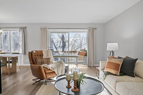 Tiny photo for 2924 Roberts Drive #8, Woodridge, IL 60517 (MLS # 12572642)