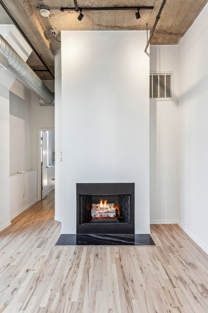 758 N LARRABEE Street 731
