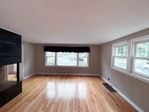 Tiny photo for 14 Mohawk Drive, Clarendon Hills, IL 60514 (MLS # 12430508)