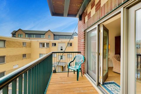 Tiny photo for 1107 Greenleaf Avenue #3F, Wilmette, IL 60091 (MLS # 12627246)