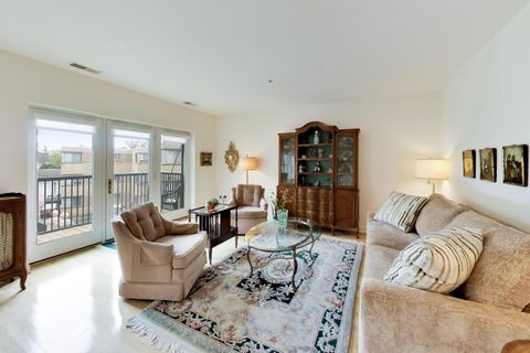 Tiny photo for 1107 Greenleaf Avenue #3F, Wilmette, IL 60091 (MLS # 12627246)
