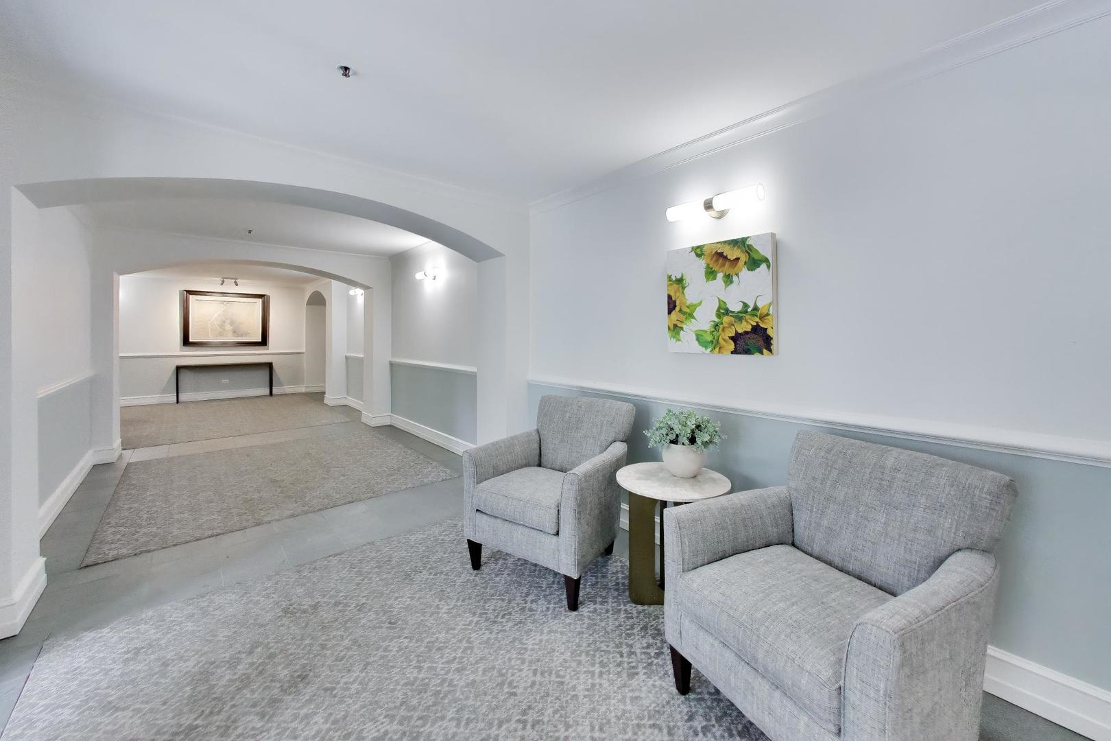 1107 Greenleaf Avenue 3F