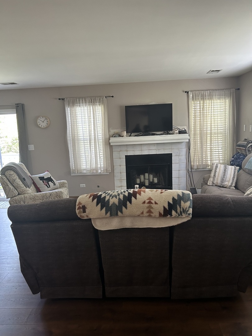 250 Ashbury Lane E 250