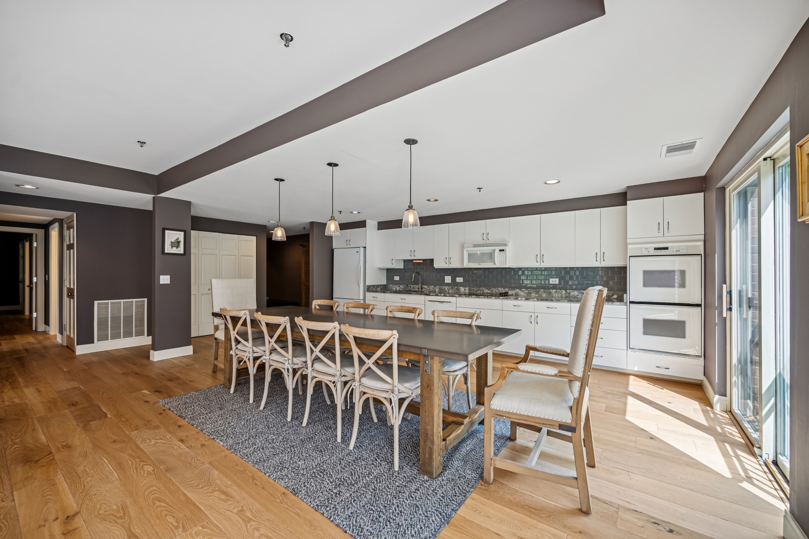 119 E Laurel Avenue 207