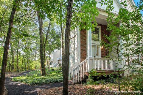 30 S Macgillis Drive 20-1 Round Lake IL 60073