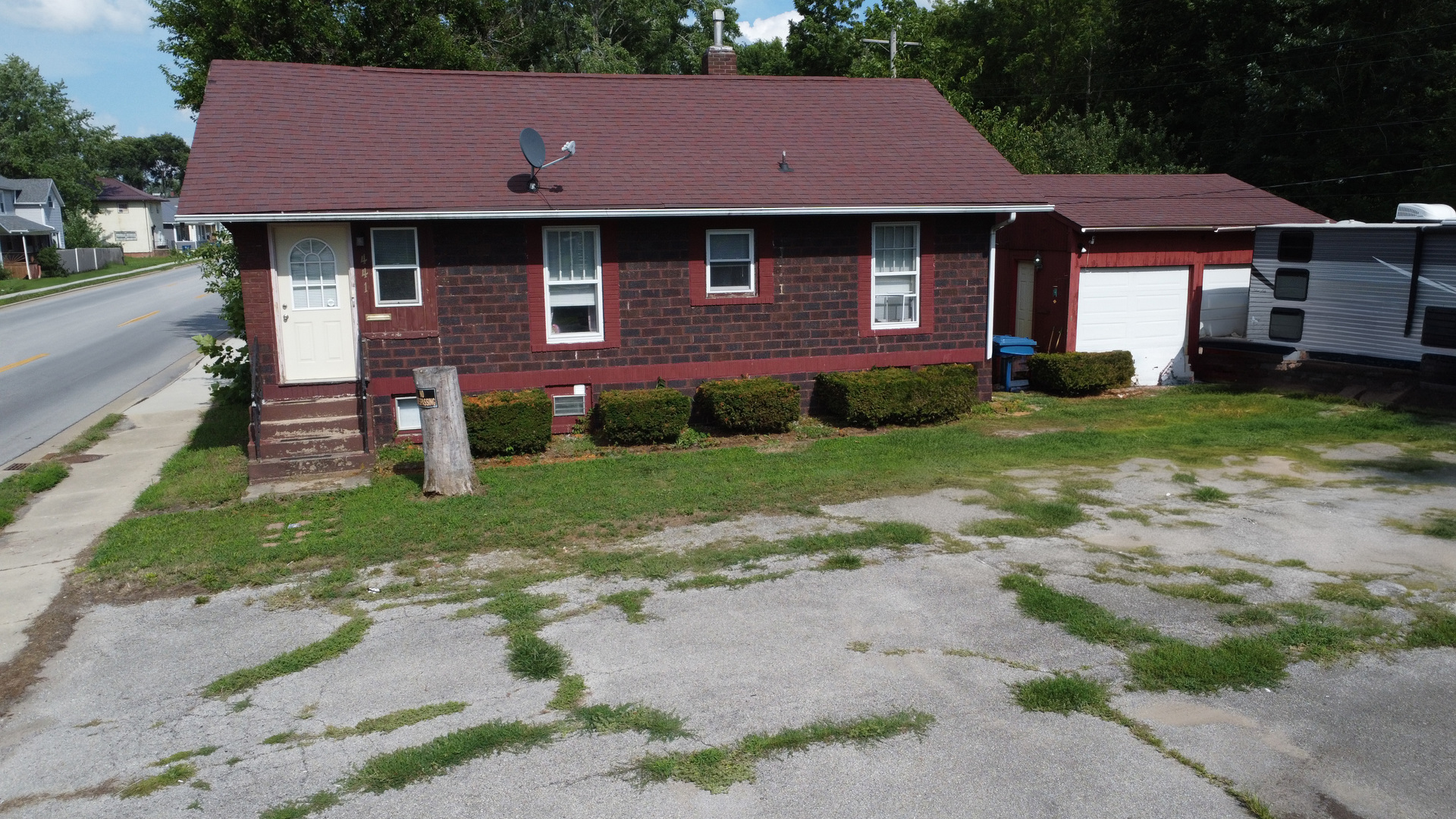 441 E Walnut Street