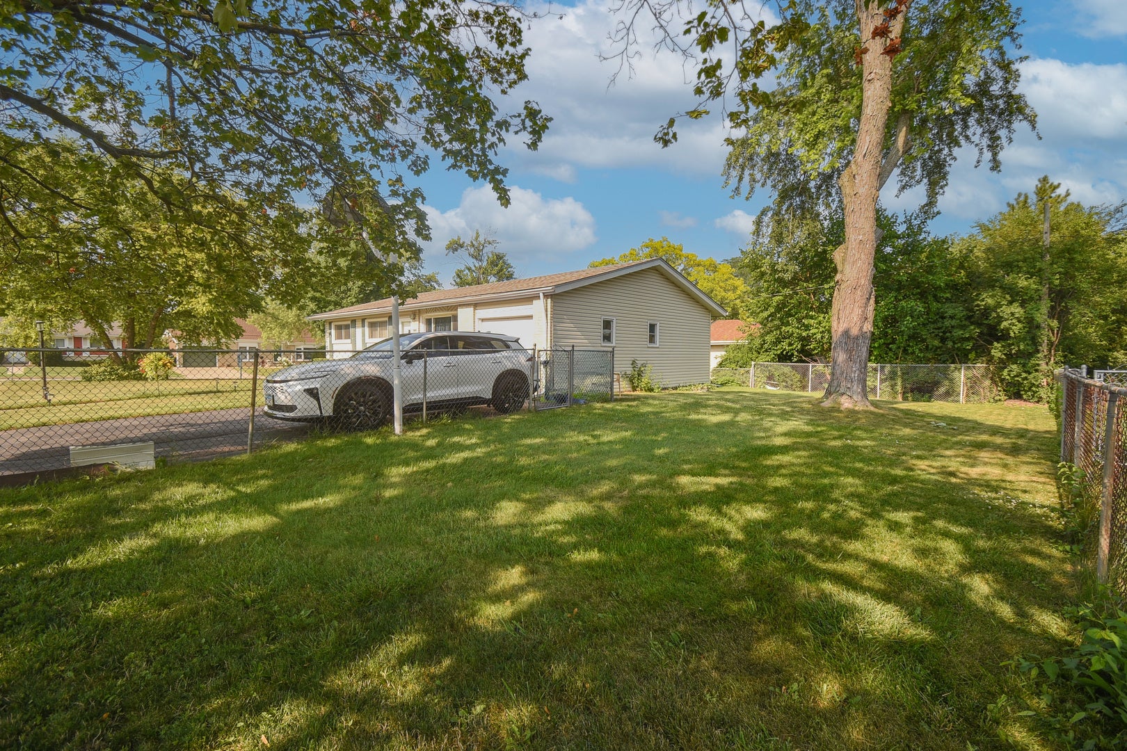 2605 W Vermont Avenue