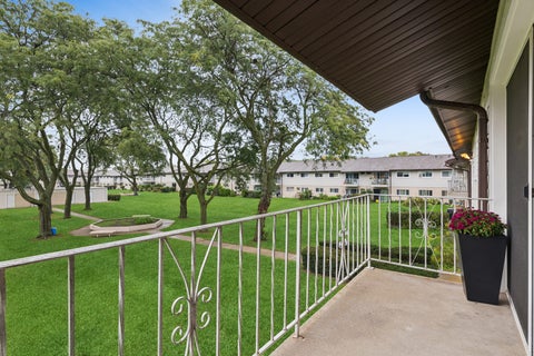 Tiny photo for 850 E Old Willow Road #211, Prospect Heights, IL 60070 (MLS # 12753789)