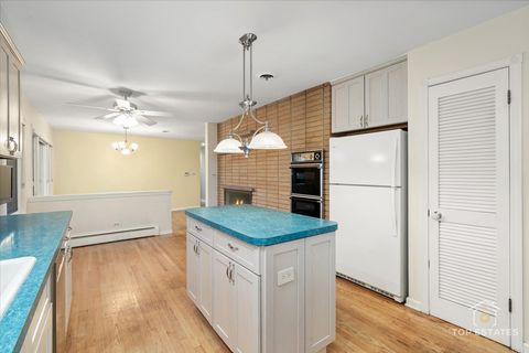 Tiny photo for 10 N Wildwood Drive, Prospect Heights, IL 60070 (MLS # 12513984)