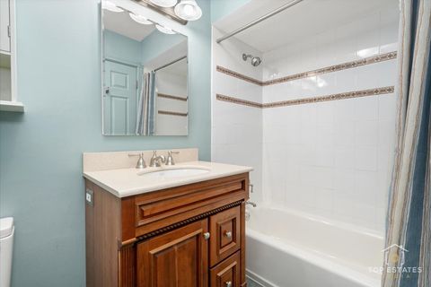 Tiny photo for 10 N Wildwood Drive, Prospect Heights, IL 60070 (MLS # 12513984)