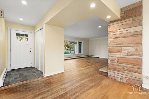 Tiny photo for 10 N Wildwood Drive, Prospect Heights, IL 60070 (MLS # 12513984)