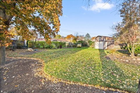 Tiny photo for 10 N Wildwood Drive, Prospect Heights, IL 60070 (MLS # 12513984)