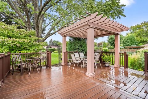 Tiny photo for 10 N Wildwood Drive, Prospect Heights, IL 60070 (MLS # 12513984)