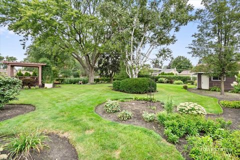 Tiny photo for 10 N Wildwood Drive, Prospect Heights, IL 60070 (MLS # 12513984)