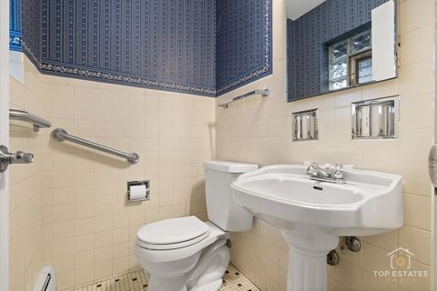 Tiny photo for 10 N Wildwood Drive, Prospect Heights, IL 60070 (MLS # 12513984)