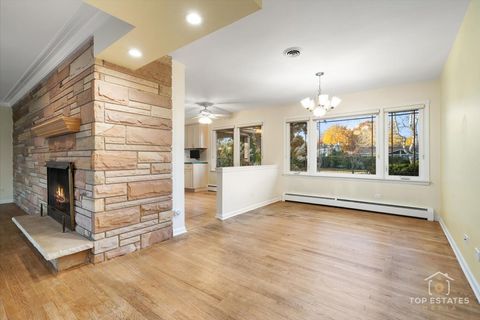 Tiny photo for 10 N Wildwood Drive, Prospect Heights, IL 60070 (MLS # 12513984)