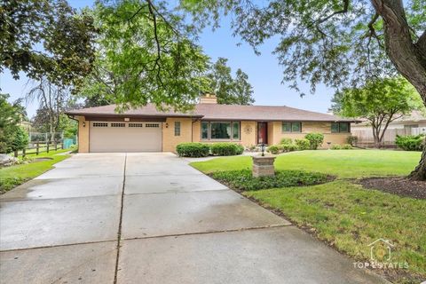 Tiny photo for 10 N Wildwood Drive, Prospect Heights, IL 60070 (MLS # 12513984)