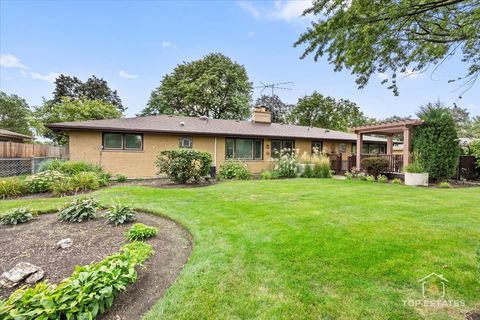 Tiny photo for 10 N Wildwood Drive, Prospect Heights, IL 60070 (MLS # 12513984)