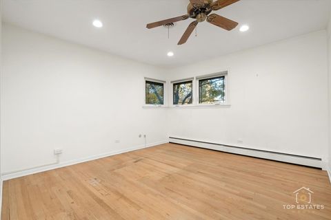 Tiny photo for 10 N Wildwood Drive, Prospect Heights, IL 60070 (MLS # 12513984)