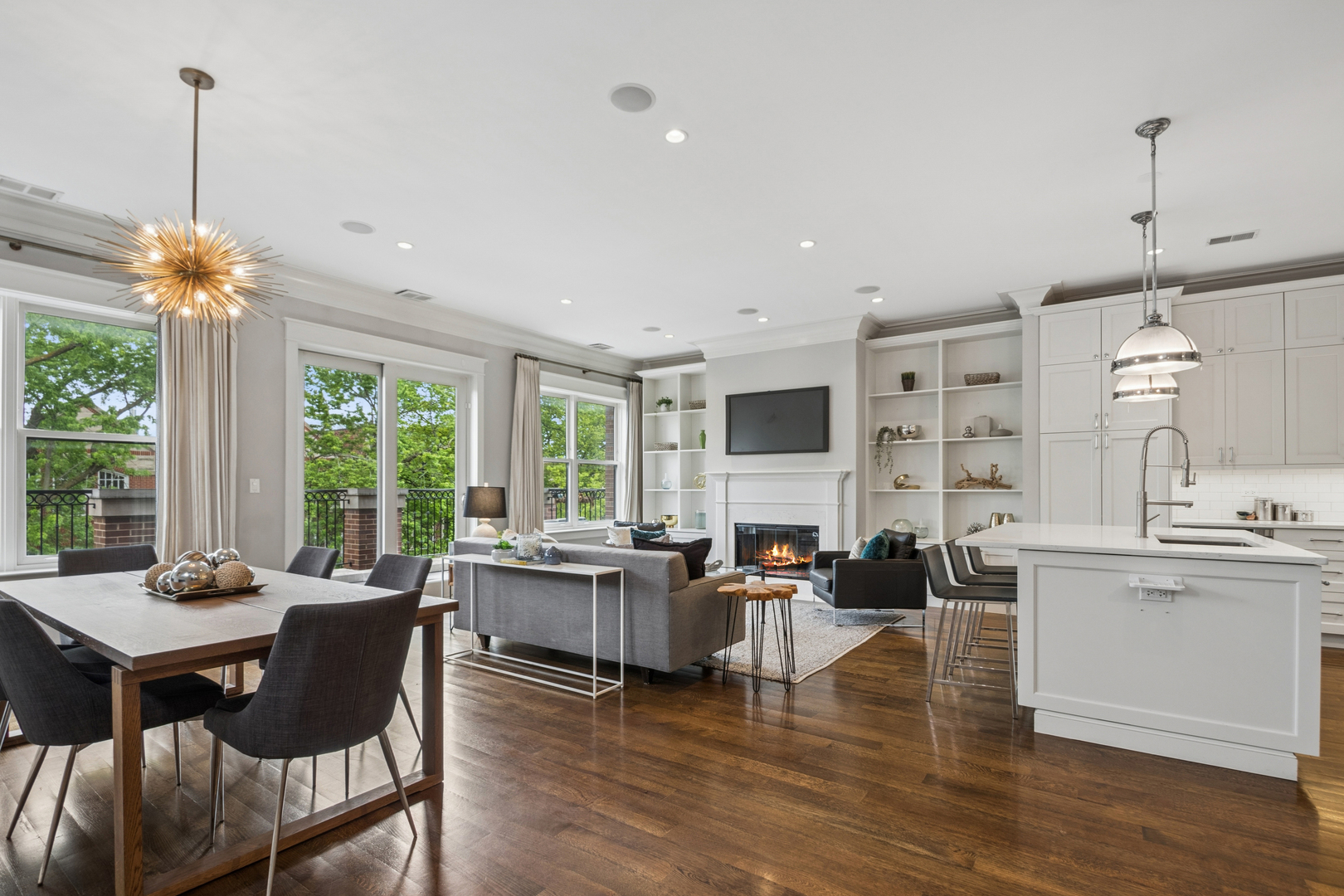 1419 W Byron Street 3