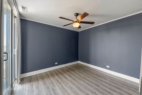 Tiny photo for 5900 Oakwood Drive #5F, Lisle, IL 60532 (MLS # 12615453)