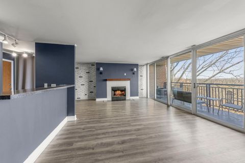 Tiny photo for 5900 Oakwood Drive #5F, Lisle, IL 60532 (MLS # 12615453)