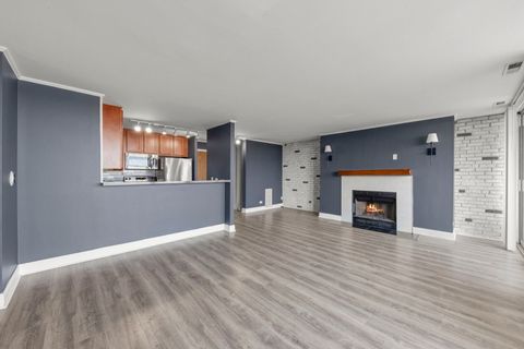 Tiny photo for 5900 Oakwood Drive #5F, Lisle, IL 60532 (MLS # 12615453)