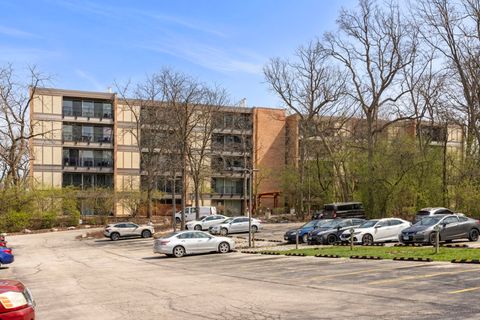Photo of 5900 Oakwood Drive #5F, Lisle, IL 60532 (MLS # 12615453)