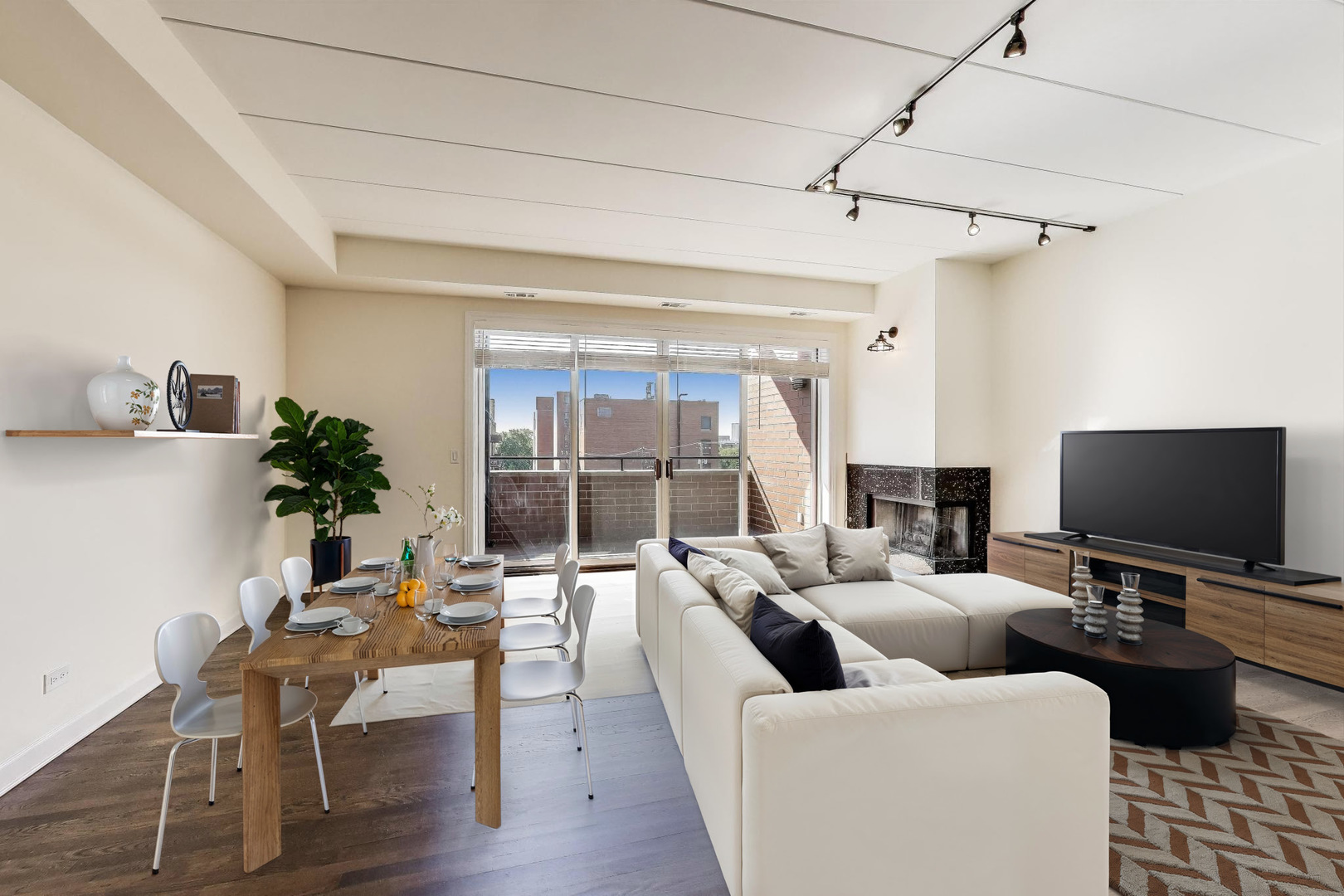 1332 W Madison Street 4E