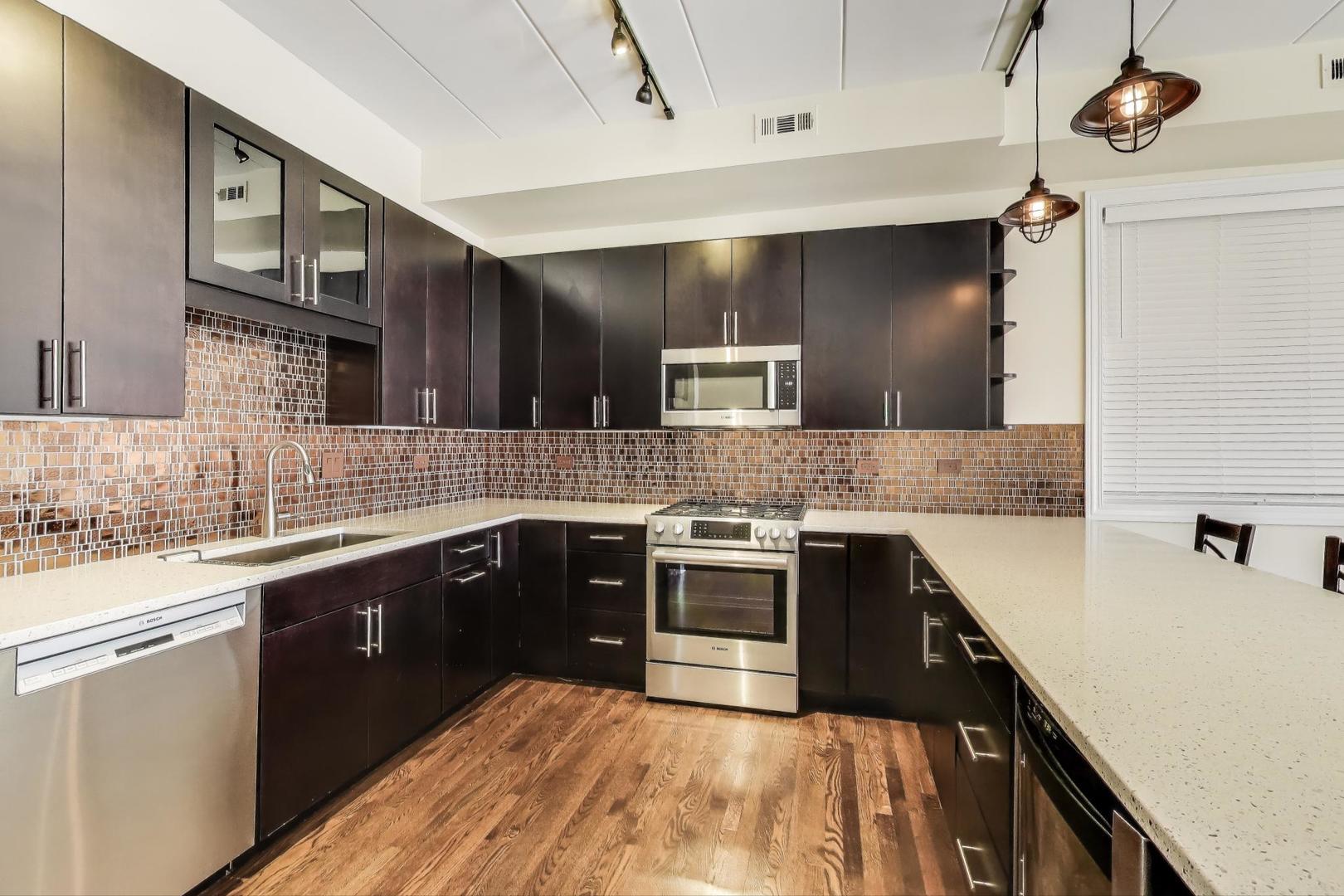 1332 W Madison Street 4E