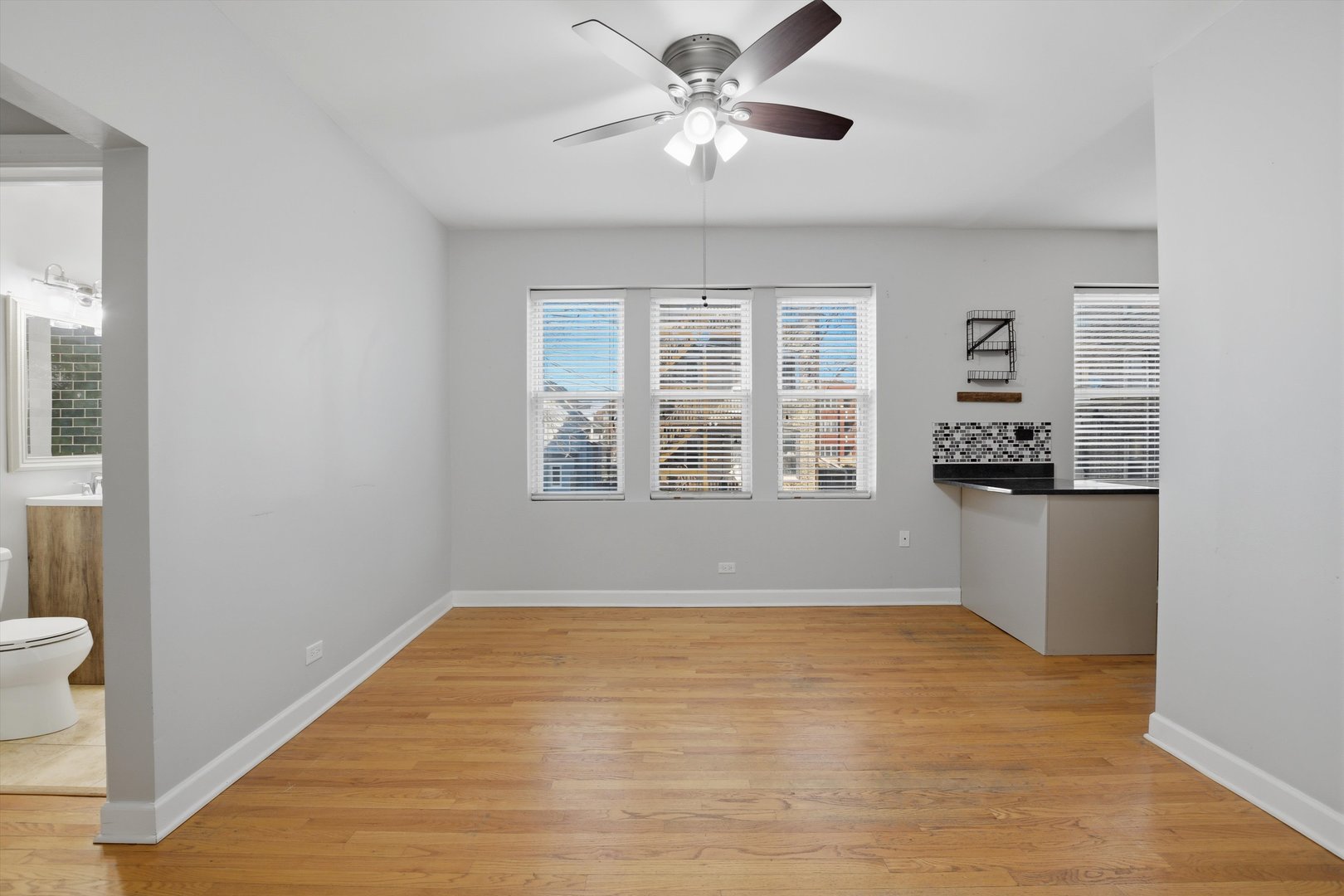 2038.5 N SPAULDING Avenue 1W