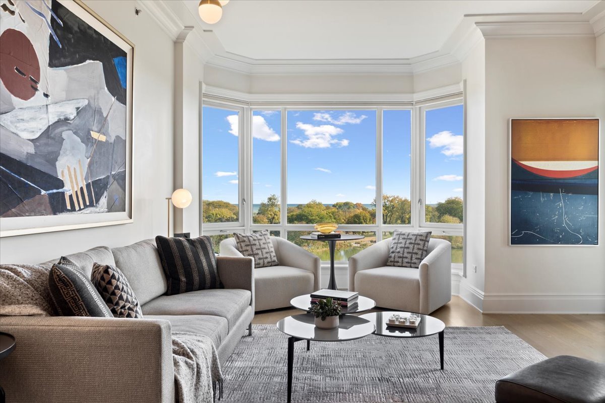 2550 N Lakeview Avenue S605