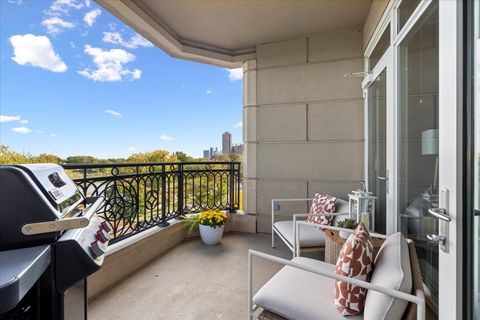 Tiny photo for 2550 N Lakeview Avenue #S605, Chicago, IL 60614 (MLS # 12503566)