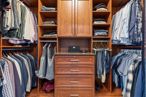 Tiny photo for 2550 N Lakeview Avenue #S605, Chicago, IL 60614 (MLS # 12503566)