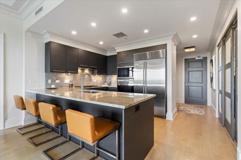 Tiny photo for 2550 N Lakeview Avenue #S605, Chicago, IL 60614 (MLS # 12503566)