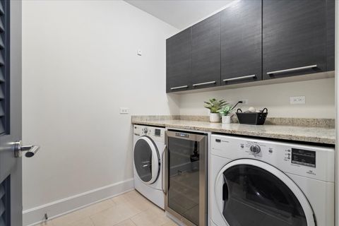 Tiny photo for 2550 N Lakeview Avenue #S605, Chicago, IL 60614 (MLS # 12503566)