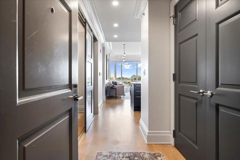 Tiny photo for 2550 N Lakeview Avenue #S605, Chicago, IL 60614 (MLS # 12503566)