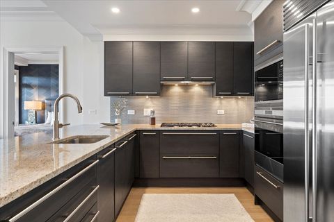 Tiny photo for 2550 N Lakeview Avenue #S605, Chicago, IL 60614 (MLS # 12503566)