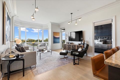 Tiny photo for 2550 N Lakeview Avenue #S605, Chicago, IL 60614 (MLS # 12503566)