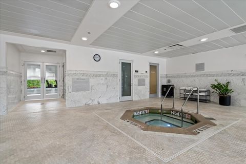 Tiny photo for 2550 N Lakeview Avenue #S605, Chicago, IL 60614 (MLS # 12503566)