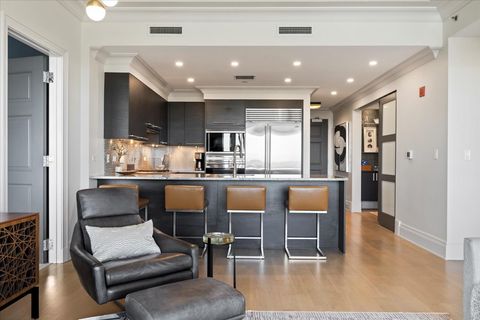 Tiny photo for 2550 N Lakeview Avenue #S605, Chicago, IL 60614 (MLS # 12503566)