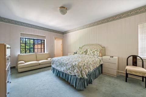 Tiny photo for 54 Kenilworth Avenue, Kenilworth, IL 60043 (MLS # 12682934)
